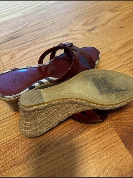 Burberry Burgundy Leather Wedge Sandals with Espadrille Trim - Picture 4 of 6